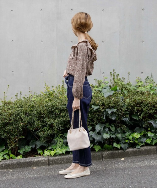 flower（フラワー）の「フェミニンフラッフブラウス（シャツ/ブラウス・レディース・アイボリー/ブラウン・FREE）」の12枚目の写真