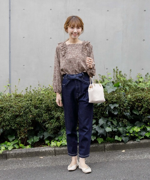 flower（フラワー）の「フェミニンフラッフブラウス（シャツ/ブラウス・レディース・アイボリー/ブラウン・FREE）」の13枚目の写真