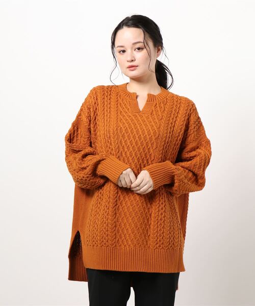 AMERICAN HOLIC(アメリカンホリック)の「キーネックケーブルニットチュニック *(ニット/セーター・レディース・ライトベージュ/オフホワイト/ネイビー/オレンジ・FREE)」の6枚目の写真