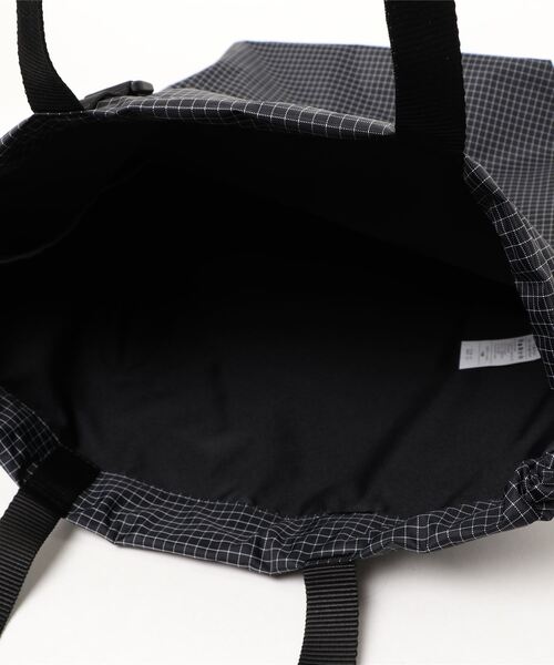 NIKE(ナイキ)の「【NIKE】NK HERITAGE TOTE - TRL(トートバッグ・レディース・ブラック・FREE)」の2枚目の写真
