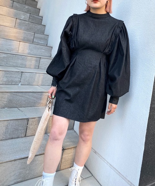 WHO'S WHO gallery（フーズフーギャラリー）の「アソートペザントスリーブミニワンピ（シャツワンピース・レディース・ブルー/ホワイト系その他/ブラック/オフホワイト/ブラック系その他2/ブラック系その他・FREE）」の4枚目の写真