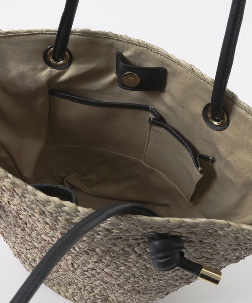 URBAN RESEARCH ROSSO（アーバンリサーチロッソ）の「VIOLAd’ORO　ノットハンドルラフィアトート（かごバッグ・レディース・ライトブラウン・-）」の2枚目の写真