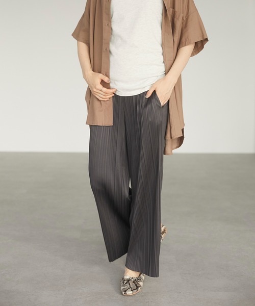 CRAFT STANDARD BOUTIQUE（クラフトスタンダードブティック）の「プリーツストレートパンツ　＊（その他パンツ・レディース・チャコールグレー/ブラウン/オリーブ/ピンク/ミント/グレイッシュベージュ・FREE）」の2枚目の写真