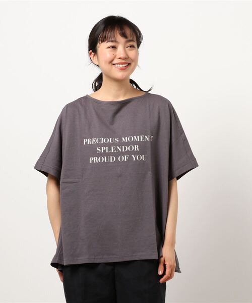 Samansa Mos2 blue（サマンサモスモスブルー）の「ロゴプリントビッグTee（Tシャツ/カットソー・レディース・オフホワイト/ライトベージュ/チャコール/サックスブルー/ピンク・ﾌﾘ-）」の3枚目の写真