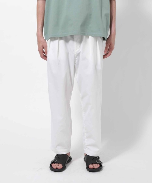 ADAM ET ROPE'（アダムエロペ）の「《WEB限定》ルーズ2タック ワイドテーパードアンクルパンツ/UNISEX（その他パンツ・メンズ・ホワイト/ブラック/ピンク系その他/カーキ系・S/M/L）」の6枚目の写真