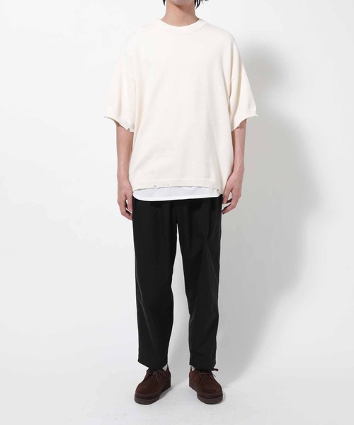 ADAM ET ROPE'（アダムエロペ）の「《WEB限定》ルーズ2タック ワイドテーパードアンクルパンツ/UNISEX（その他パンツ・メンズ・ホワイト/ブラック/ピンク系その他/カーキ系・S/M/L）」の9枚目の写真