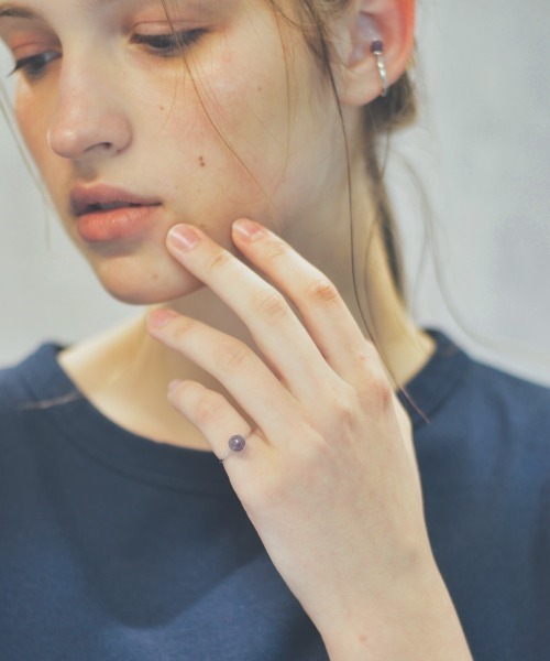 rehacer(レアセル)の「rehacer : Natural Stone Point Ring / ナチュラルストーン ポイント リング(リング・レディース・ホワイト/パープル/ネイビー/ピンク/イエロー/オレンジ/グリーン・FREE)」の5枚目の写真