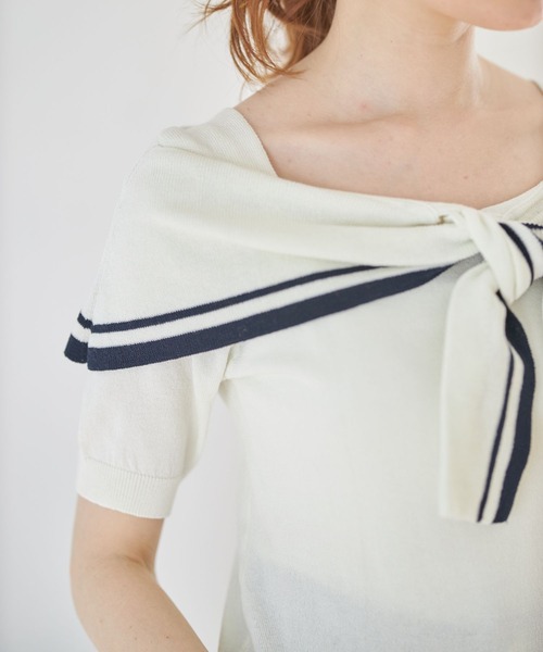 tocco closet（トッコ　クローゼット）の「配色ライン入りオフショル風ボウタイニットプルオーバー（ニット/セーター・レディース・ホワイト/ネイビー/ピンクベージュ・M）」の4枚目の写真