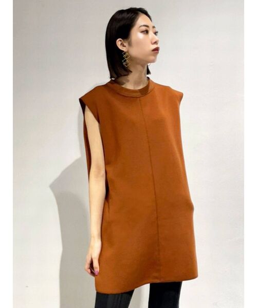 EMODA（エモダ）の「ワイドショルダーショートワンピース（ワンピース・レディース・ブラック/オレンジ/グリーン/マスタード・FREE）」の4枚目の写真