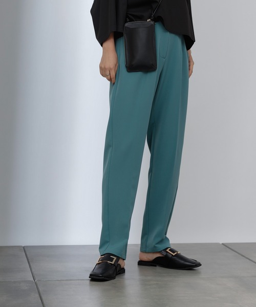 COLONY 2139（コロニートゥーワンスリーナイン）の「ストレッチイージーケアパンツ(テーパード)（その他パンツ・レディース・ブラック/グリーン/ブルー/パープル/チャコールグレー・SMALL/MEDIUM/LARGE）」の21枚目の写真