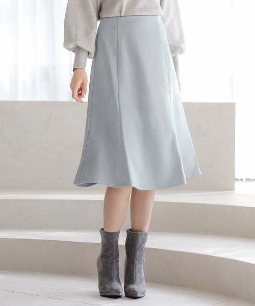 Julia Boutique（ジュリアブティック）の「ミドル丈フェイクスエードマーメイドスカート/21513（スカート・レディース・ブラック/ピンク/アイボリー/ベージュ/グリーン系/ライトブルー/ライトピンク・MEDIUM）」の6枚目の写真