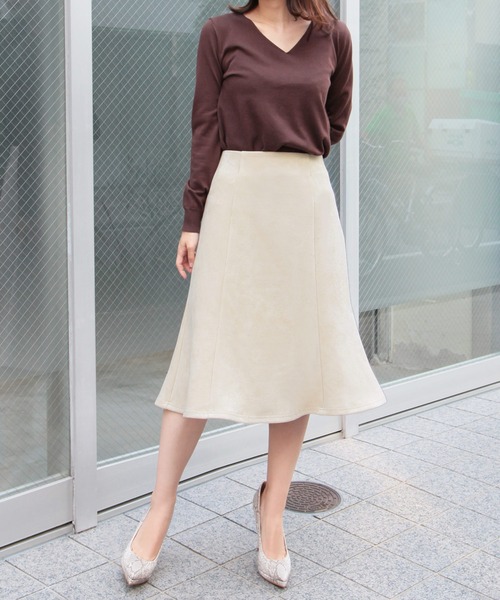 Julia Boutique（ジュリアブティック）の「ミドル丈フェイクスエードマーメイドスカート/21513（スカート・レディース・ブラック/ピンク/アイボリー/ベージュ/グリーン系/ライトブルー/ライトピンク・MEDIUM）」の15枚目の写真