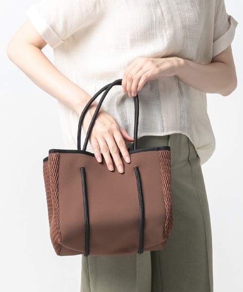 MURA（ムラ）の「ネオプレン メッシュ ミニ トートバッグ（サコッシュ別売り）（トートバッグ・レディース・ブラック/ダークブラウン/グレー/ベージュ/ピンク・FREE）」の3枚目の写真