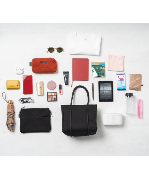 MURA（ムラ）の「ネオプレン メッシュ ミニ トートバッグ（サコッシュ別売り）（トートバッグ・レディース・ブラック/ダークブラウン/グレー/ベージュ/ピンク・FREE）」の16枚目の写真