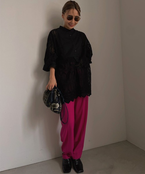 Ameri(アメリ)の「IMANE JACQUARD DRAWSTRING BAG(ハンドバッグ・レディース・ベージュ/ネイビー・FREE)」の3枚目の写真