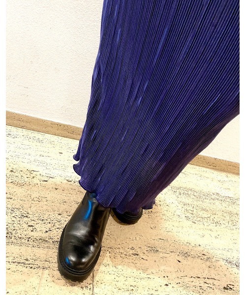 LiSeek（リシーク）の「【LiSeeK】光沢プリーツロングスカート（スカート・レディース・パープル/ブラック/ライトブラウン・FREE）」の19枚目の写真