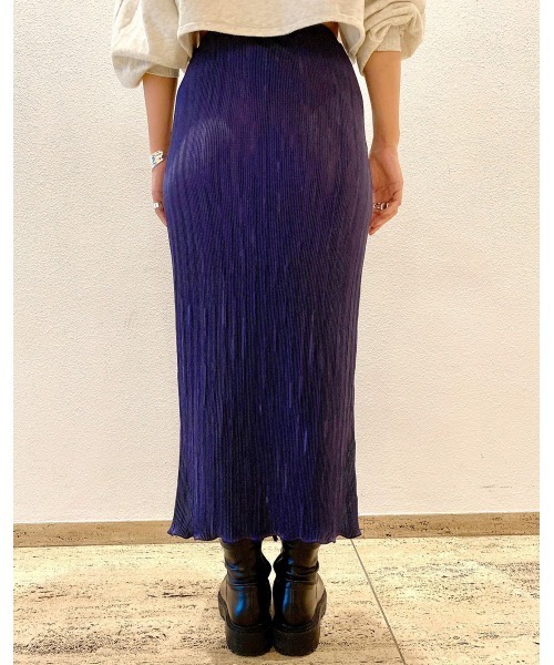 LiSeek（リシーク）の「【LiSeeK】光沢プリーツロングスカート（スカート・レディース・パープル/ブラック/ライトブラウン・FREE）」の11枚目の写真