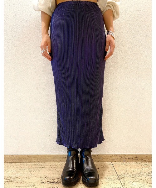 LiSeek（リシーク）の「【LiSeeK】光沢プリーツロングスカート（スカート・レディース・パープル/ブラック/ライトブラウン・FREE）」の7枚目の写真
