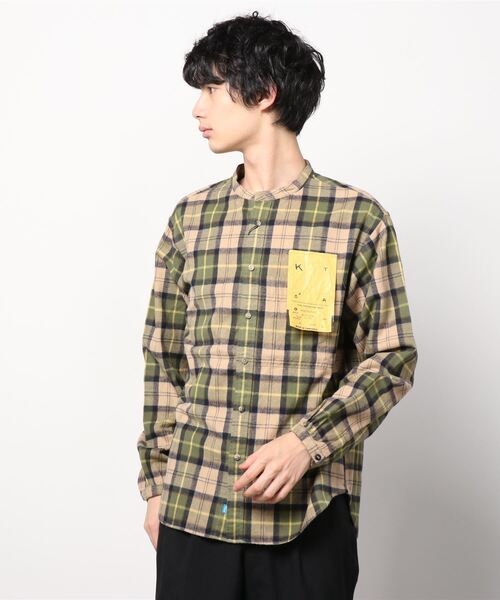 KATO`(カトー)の「KATO'/カトー スタンドカラーチェックシャツ(シャツ/ブラウス・メンズ・ベージュ/レッド・MEDIUM/LARGE/X-LARGE)」の2枚目の写真