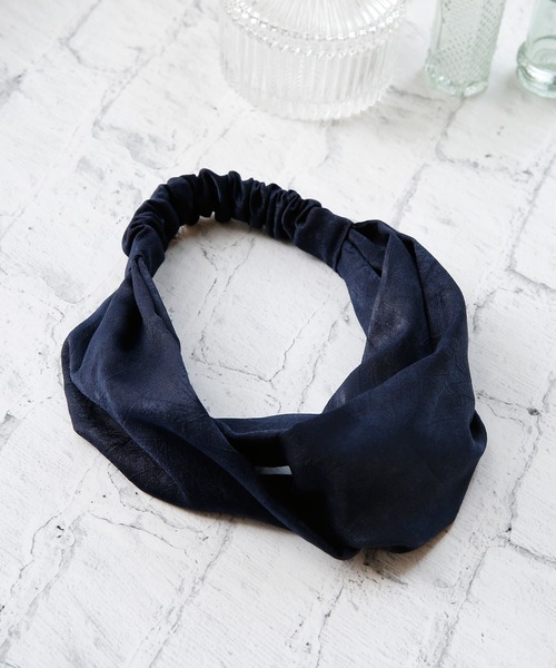 colleca la（コレカラ）の「ワッシャーヘアターバン（ヘアバンド・レディース・ブラック/ネイビー/ブラウン・ﾌﾘ-）」の3枚目の写真