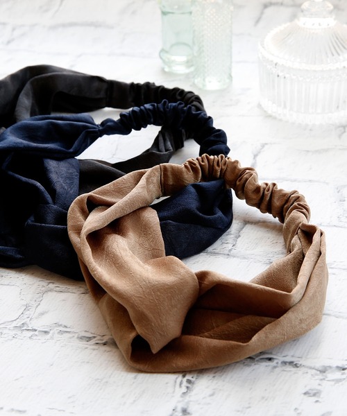 colleca la（コレカラ）の「ワッシャーヘアターバン（ヘアバンド・レディース・ブラック/ネイビー/ブラウン・ﾌﾘ-）」の7枚目の写真