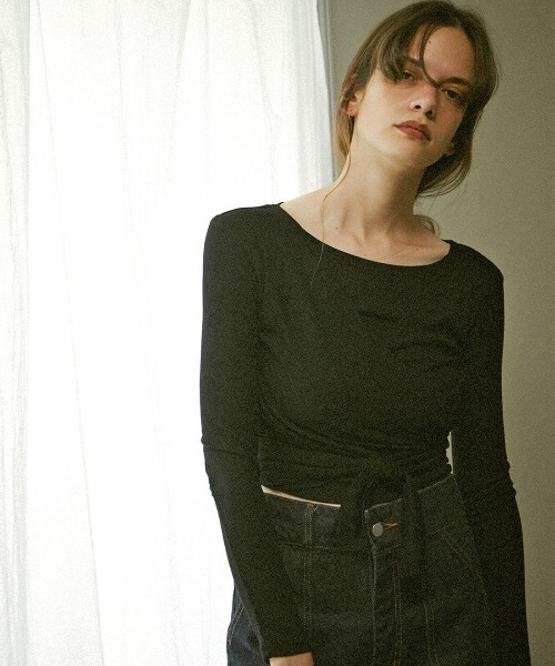 mangata(モンガータ)の「Cache-coeur rib tee(Tシャツ/カットソー・レディース・ホワイト/ブラック・FREE)」の3枚目の写真