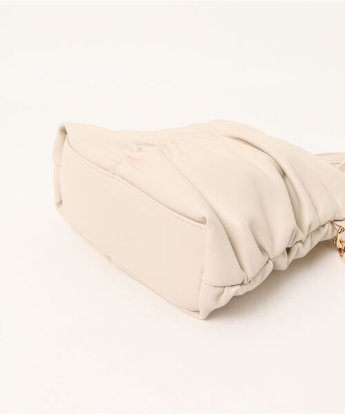 N.（N. Natural Beauty Basic）（エヌエヌナチュラルビューティーベーシック）の「チェーン付ミニショルダーバッグ（トートバッグ・レディース・ホワイト/イエロー・ﾌﾘ-）」の3枚目の写真