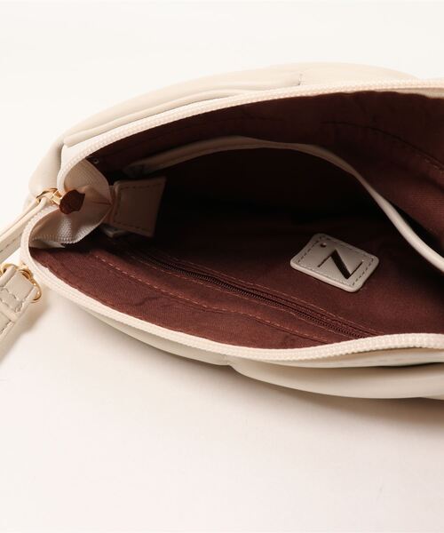 N.（N. Natural Beauty Basic）（エヌエヌナチュラルビューティーベーシック）の「チェーン付ミニショルダーバッグ（トートバッグ・レディース・ホワイト/イエロー・ﾌﾘ-）」の7枚目の写真