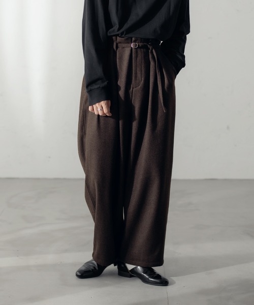 epnok（エプノック）の「ハイウエストタックワイドパンツ【SET-UP】（スラックス・メンズ・ブラック/ベージュ/ダークブラウン・SMALL/MEDIUM/LARGE）」の4枚目の写真