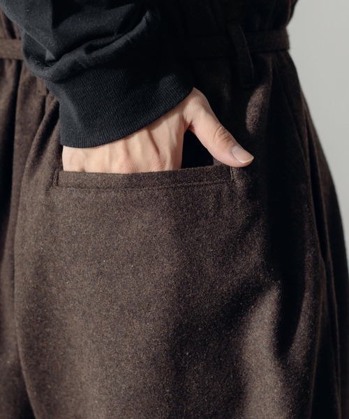 epnok（エプノック）の「ハイウエストタックワイドパンツ【SET-UP】（スラックス・メンズ・ブラック/ベージュ/ダークブラウン・SMALL/MEDIUM/LARGE）」の15枚目の写真