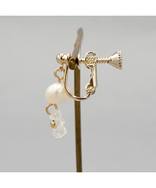 flower（フラワー）の「プチマーガレットイヤリング（イヤリング・レディース・ゴールド・FREE）」の5枚目の写真