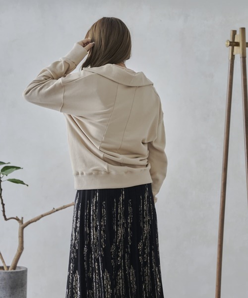 mona Belinda（モナベリンダ）の「襟付きブザムスエット（Tシャツ/カットソー・レディース・チャコールグレー/ブラウン/アイボリー・FREE）」の6枚目の写真