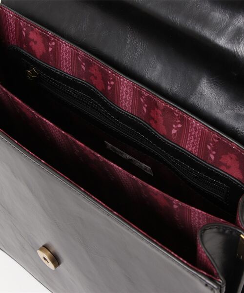 axes femme(アクシーズファム)の「アンティーク調金具使いバッグ(ショルダーバッグ・レディース・ブラック/ブラウン・MEDIUM)」の5枚目の写真