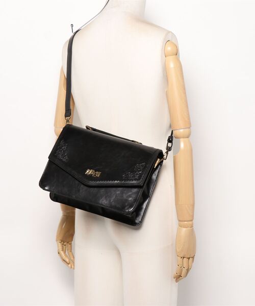 axes femme(アクシーズファム)の「アンティーク調金具使いバッグ(ショルダーバッグ・レディース・ブラック/ブラウン・MEDIUM)」の6枚目の写真