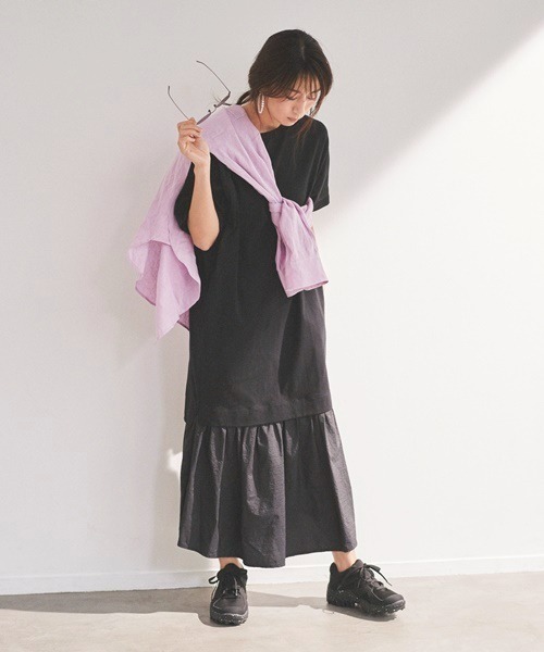 emmi（エミ）の「【emmi original】Vibramソールスニーカー（スニーカー・レディース・ブラック・23.5cm/24.5cm/25.5cm）」の2枚目の写真