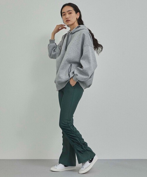 A + TOKYO（エープラストウキョウ）の「シャーリングストレッチパギンス（その他パンツ・レディース・グリーン/ブラック・2/1）」の9枚目の写真