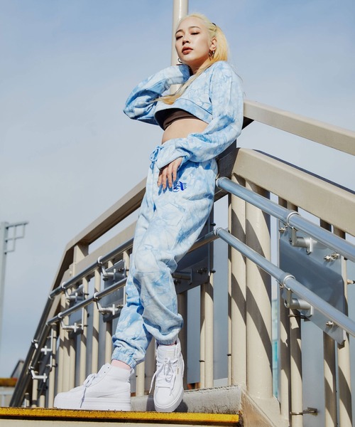 atmos pink（アトモスピンク）の「atmos pink ロゴ刺繍タイダイスウェットパンツ（スウェットパンツ・レディース・ブラウン/グレー/ブルー・FREE）」の15枚目の写真