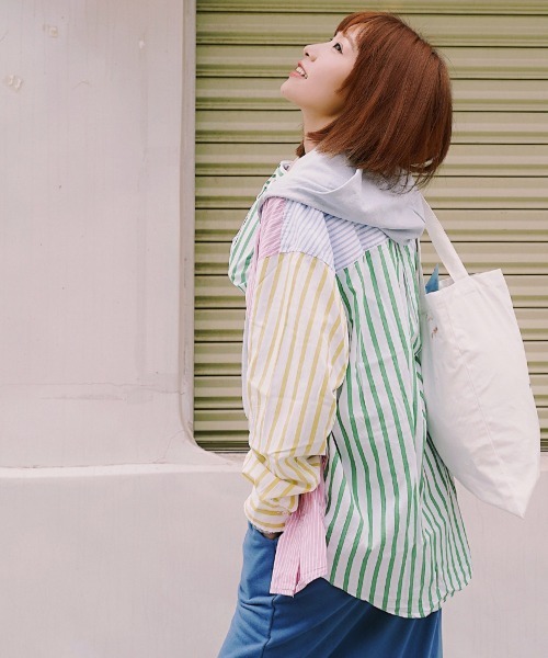 GAP（ギャップ）の「オーガニックコットン ビッグシャツ（シャツ/ブラウス・レディース・ホワイト/ブルー/マルチ/ベージュ/カーキ/ブラック系その他/ホワイト×ブルー/その他/ベージュ系その他/ピンク・S/M/L/XS/XXS）」の10枚目の写真