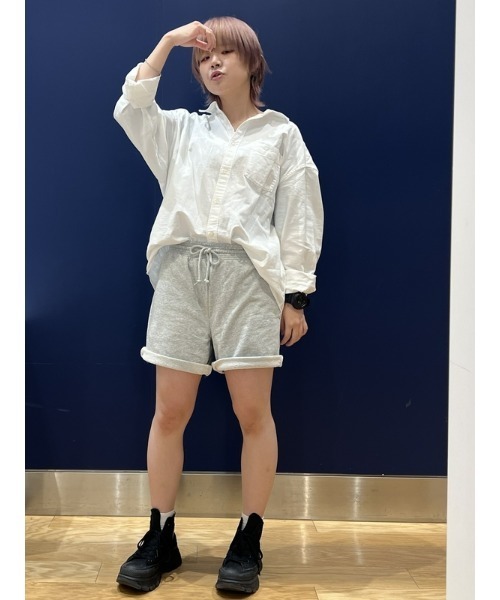 GAP（ギャップ）の「オーガニックコットン ビッグシャツ（シャツ/ブラウス・レディース・ホワイト/ブルー/マルチ/ベージュ/カーキ/ブラック系その他/ホワイト×ブルー/その他/ベージュ系その他/ピンク・S/M/L/XS/XXS）」の16枚目の写真