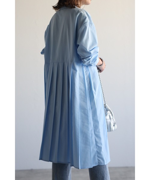 Bonjour Sagan(ボンジュールサガン)の「プリーツ切替バンドカラーチュニック(チュニック・レディース・ホワイト/ブルー・FREE)」の19枚目の写真