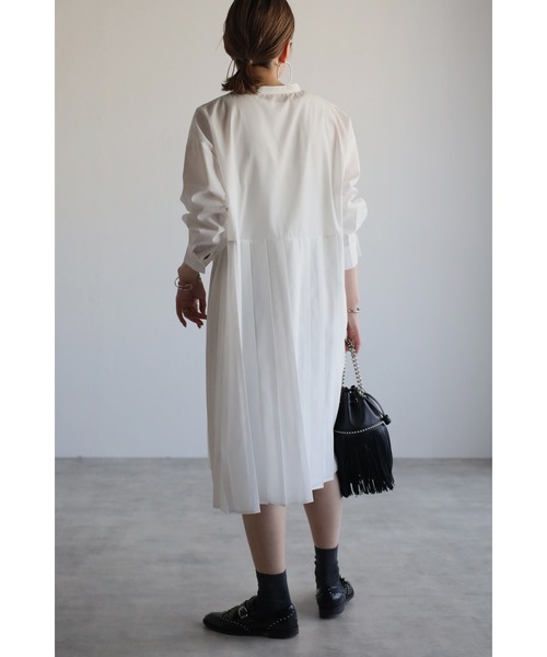 Bonjour Sagan(ボンジュールサガン)の「プリーツ切替バンドカラーチュニック(チュニック・レディース・ホワイト/ブルー・FREE)」の16枚目の写真