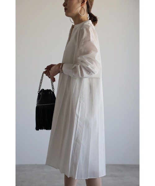 Bonjour Sagan(ボンジュールサガン)の「プリーツ切替バンドカラーチュニック(チュニック・レディース・ホワイト/ブルー・FREE)」の8枚目の写真