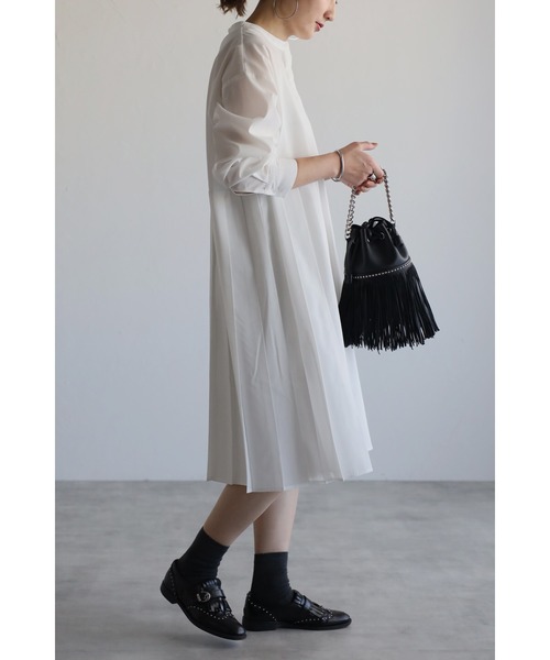 Bonjour Sagan(ボンジュールサガン)の「プリーツ切替バンドカラーチュニック(チュニック・レディース・ホワイト/ブルー・FREE)」の12枚目の写真