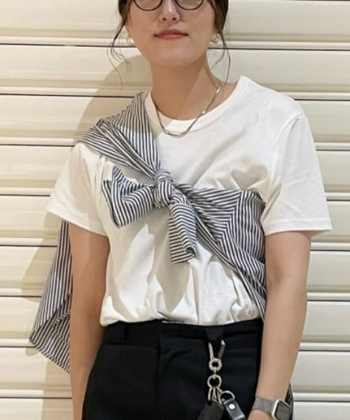 HONEYSUCKLE ROSE（ハニーサックルローズ）の「【HONEYSUCKLE ROSE】スムースレギュラーＴシャツ（Tシャツ/カットソー・レディース・カーキブラウン/ベージュ/ホワイト/ブラック/ブラウン/オレンジ・L/M/S）」の2枚目の写真