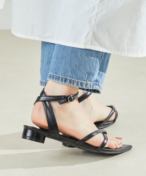 menue（メヌエ）の「ポインテッドトゥストラップサンダル（サンダル・レディース・アイボリー/ブラック/ダークブラウン・S/M/L/LL）」の4枚目の写真