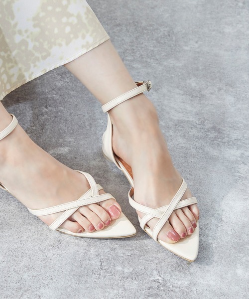 menue（メヌエ）の「ポインテッドトゥストラップサンダル（サンダル・レディース・アイボリー/ブラック/ダークブラウン・S/M/L/LL）」の17枚目の写真