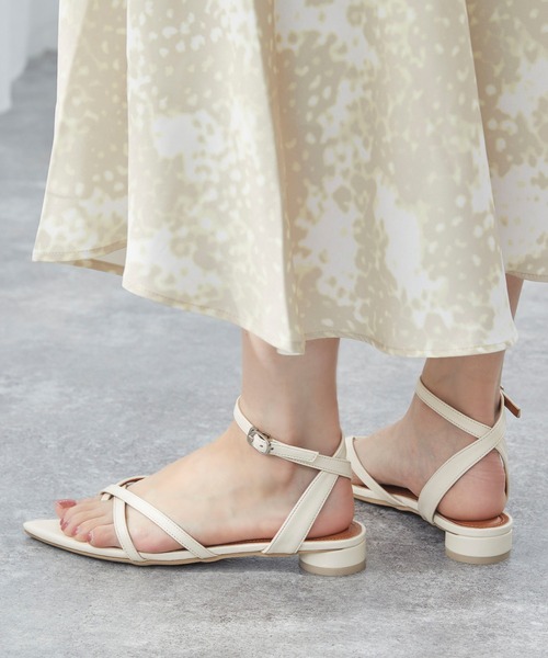 menue（メヌエ）の「ポインテッドトゥストラップサンダル（サンダル・レディース・アイボリー/ブラック/ダークブラウン・S/M/L/LL）」の15枚目の写真