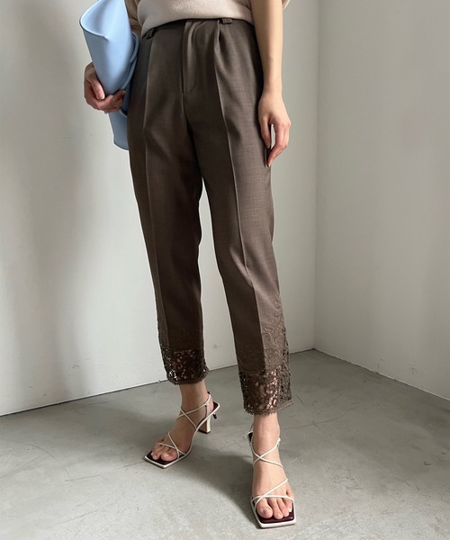Ameri（アメリ）の「HEM LACE TAPERED PANTS（スラックス）」 - WEAR