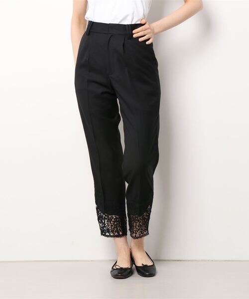 Ameriアメリヴィンテージ　刺繍透かしヘムレーステーパードパンツMブラウン Ameri（アメリ）の「HEM LACE TAPERED PANTS（スラックス）」 - WEAR