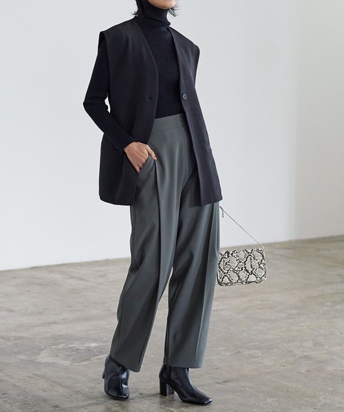 KOBE LETTUCE（コウベレタス）の「フロントタックストレートパンツ（スラックス・レディース・ホワイト/グレイッシュベージュ/ブラック/グレー系/チャコール・PM/M/MEDIUM/TALL）」の20枚目の写真